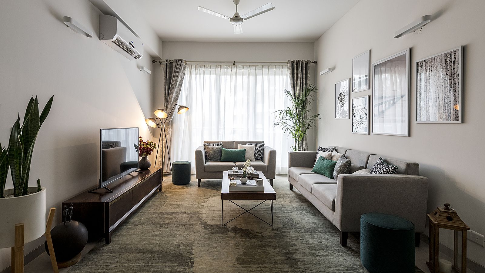 Living room of the sample apartment (actual image)